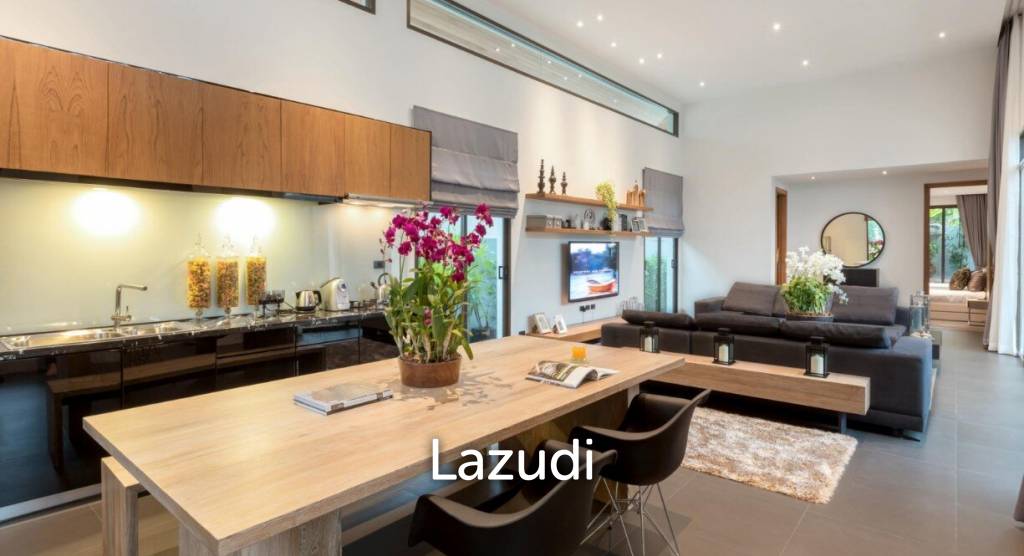 3 bedrooms Villa in Bang Tao, Thailand No. 17438