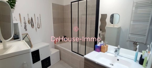 Apartamento de 2 dormitorios en Noisy-le-Sec, France No. 130389 9