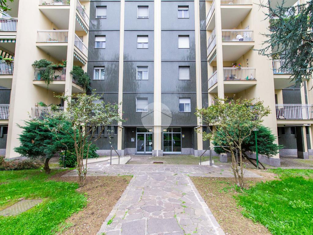 1-Zimmer Garage in Settimo Milanese, Italy, Nr. 329599