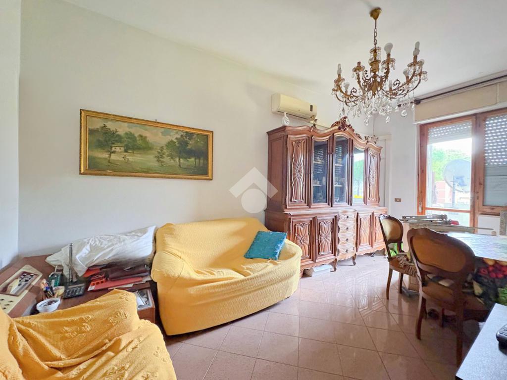 Apartamento de 2 dormitorios en Silvi, Italy No. 35438