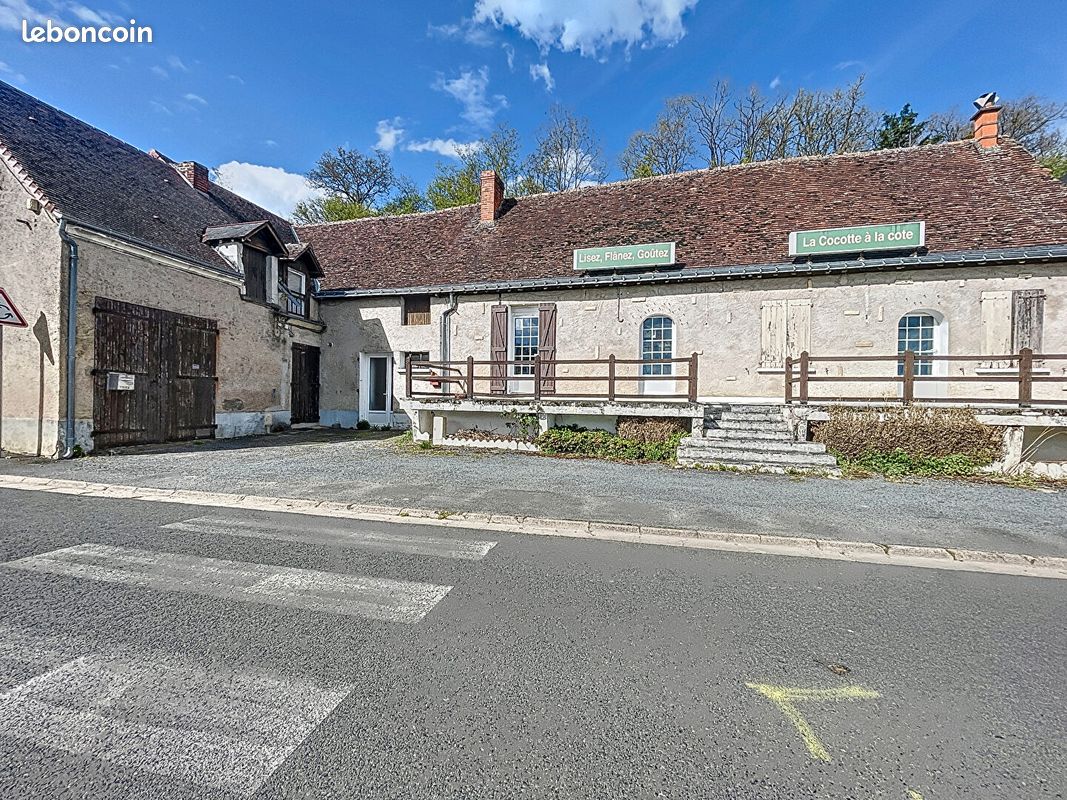 Casa de 3 dormitorios en Saint-Martin-le-Beau, France No. 70298