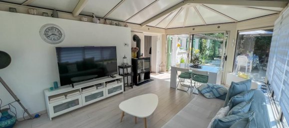 3 bedrooms House in Houdan, France No. 285769 2