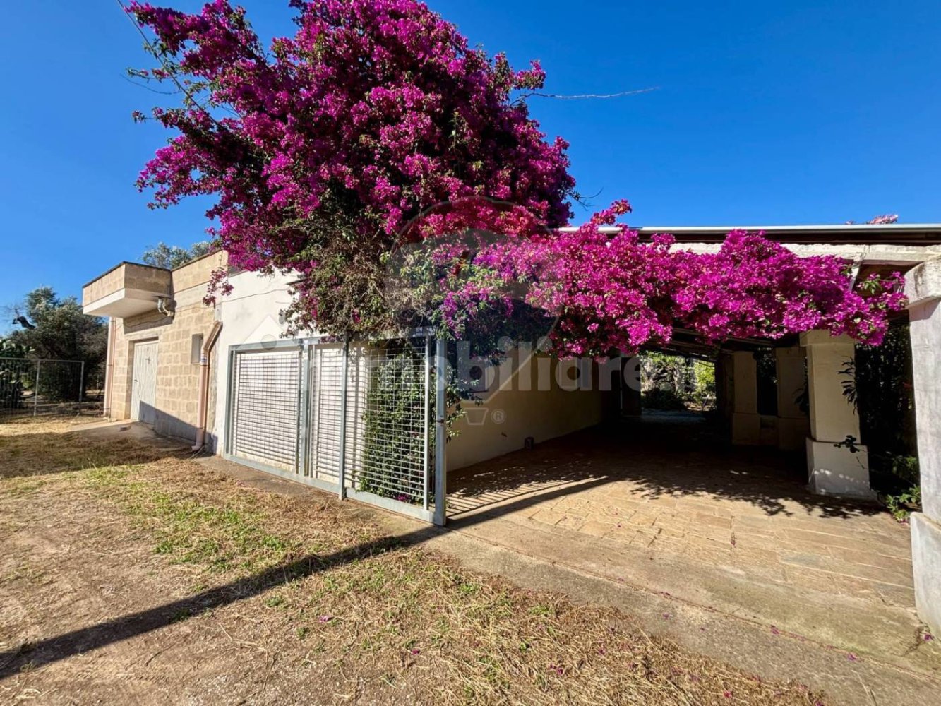 3 bedrooms Villa in Oria, Italy No. 348514