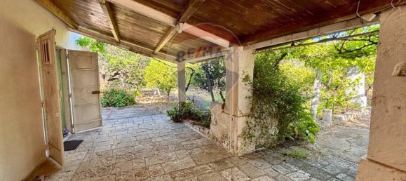 3 bedrooms Villa in Oria, Italy No. 348514 3