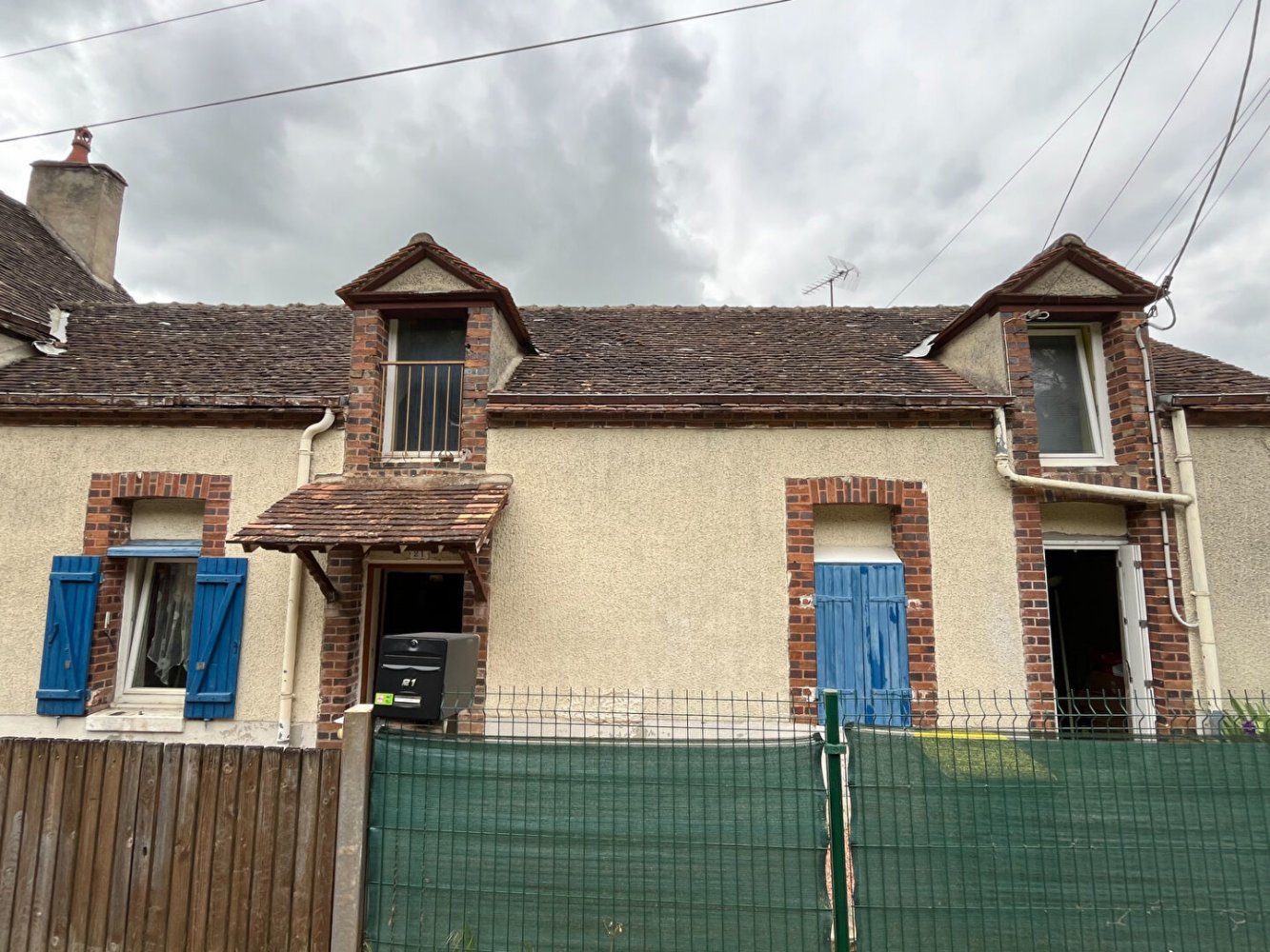 Casa de 2 dormitorios en Cepoy, France No. 273364