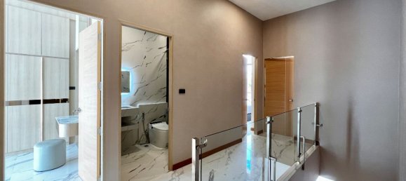 4 bedrooms Villa in Pattaya, Thailand No. 12183 13