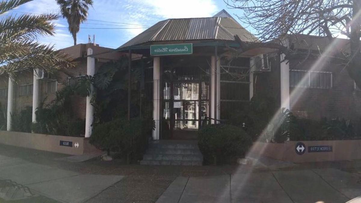 405m² Office in Moreno, Argentina No. 24665