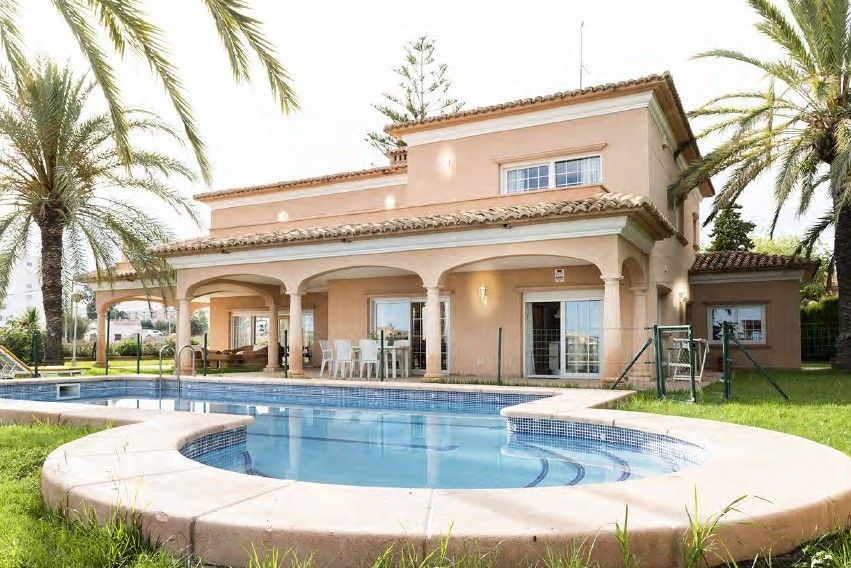 6 bedrooms Villa in Villajoyosa, Spain No. 12069