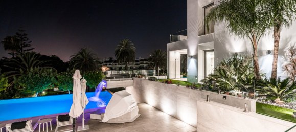 11 bedrooms Villa in Nueva Andalucia, Spain No. 3005 23