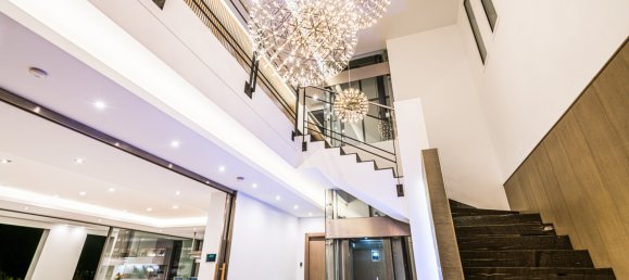 11 bedrooms Villa in Nueva Andalucia, Spain No. 3005 18