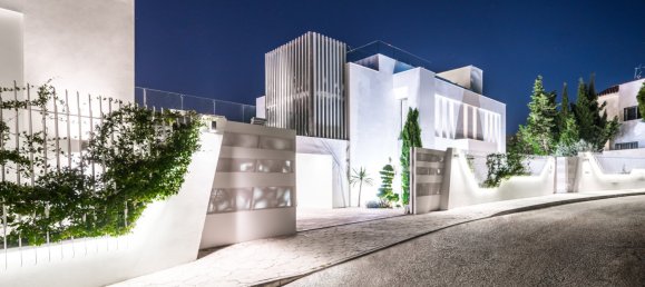 11 bedrooms Villa in Nueva Andalucia, Spain No. 3005 14