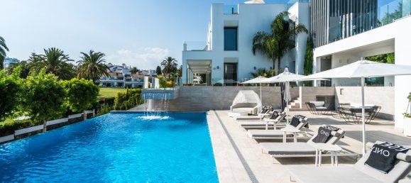 11 bedrooms Villa in Nueva Andalucia, Spain No. 3005 7