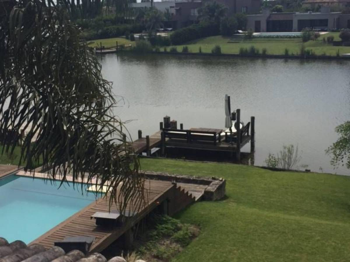 4 bedrooms House in Tigre, Argentina No. 15132