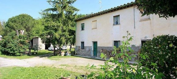 3 bedrooms House in Terricciola, Italy No. 215347 4