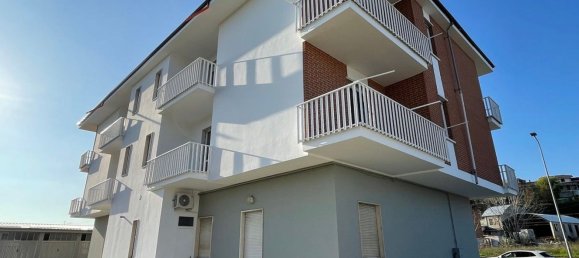 4 rooms Apartment in Castagnole delle Lanze, Italy No. 105273 8