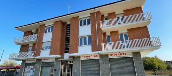 4 rooms Apartment in Castagnole delle Lanze, Italy No. 105273 21