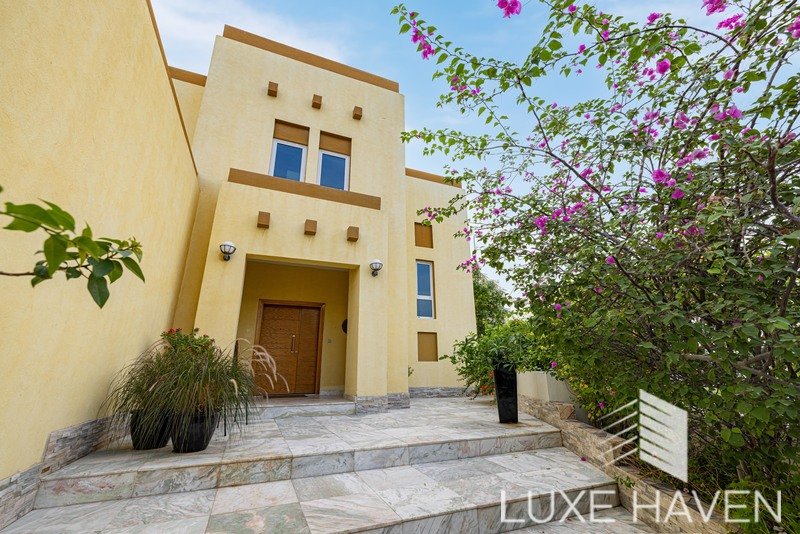3 bedrooms Villa in Jumeirah Park, UAE No. 13039