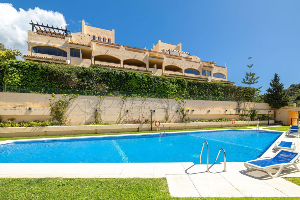 Квартира с 2 спальнями в Марбелья, Испания № 185080