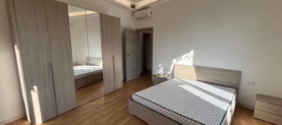 4 rooms Apartment in Milan, Italy No. 336957 8