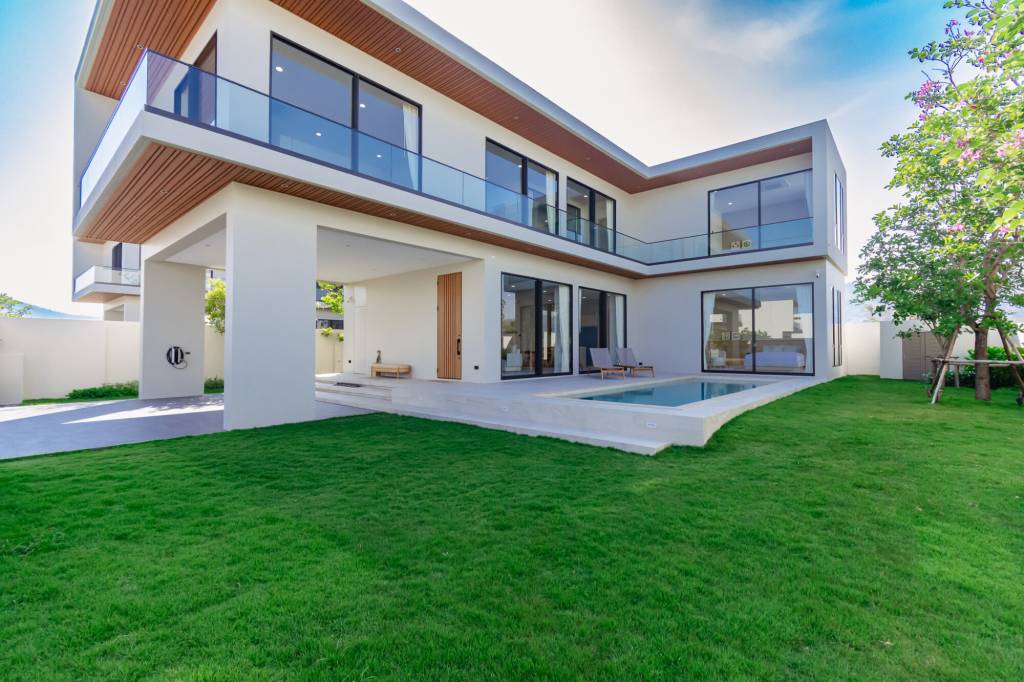 Вилла с 4 спальнями в Хуа Хин, Таиланд № 25465