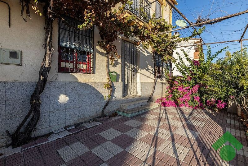 Casa de 6 dormitorios en Granada, Spain No. 220017