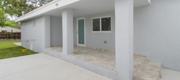 3 bedrooms Villa for sale in Miami, Miami-Dade, Florida, USA № 614846 3