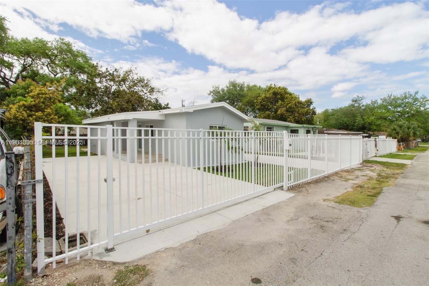 3 bedrooms Villa for sale in Miami, Miami-Dade, Florida, USA № 614846