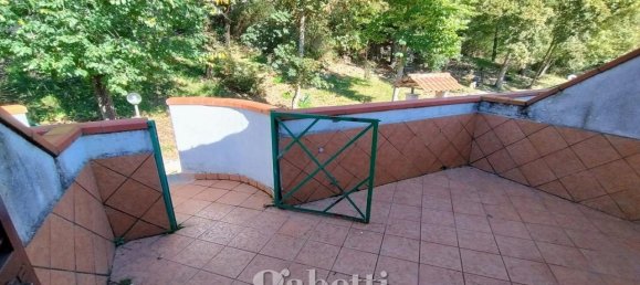 Квартира с 2 комнатами в Винкьятуро, Италия № 158644 16