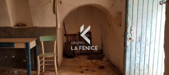 Дом с 2 комнатами в Мартина Франка, Италия № 19353 3