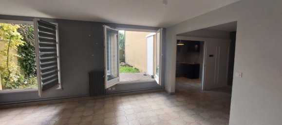 2 bedrooms Duplex in Maurepas, France No. 136412 4