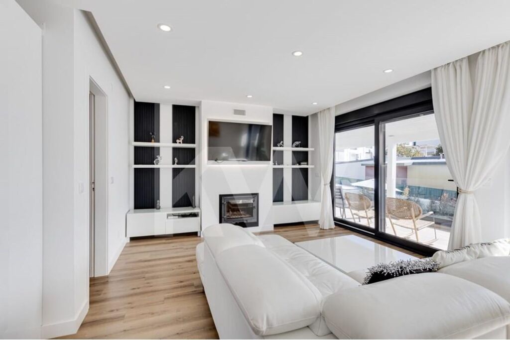 Casa de 5 dormitorios en Rio de Mouro, Portugal No. 40055