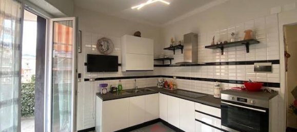 2 bedrooms Apartment in Albisola Superiore, Italy No. 316410 2