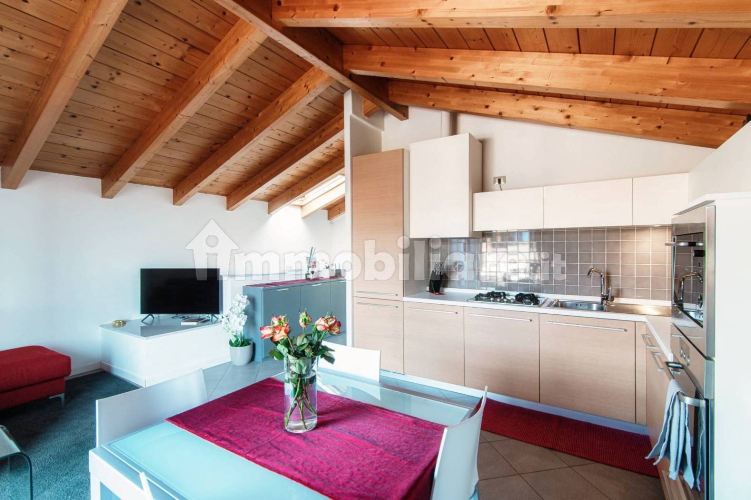 Квартира с 1 спальней в Монтано Лучино, Италия № 350971