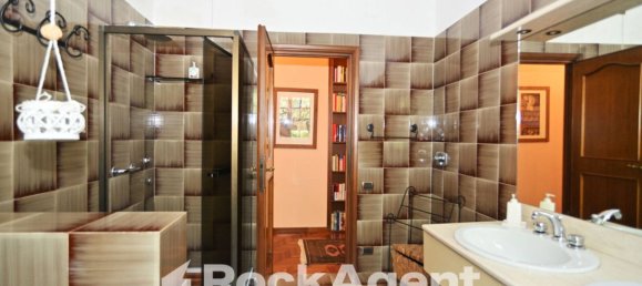 5 غرف نوم فيلا في Velletri, Italy رقم 304868 4