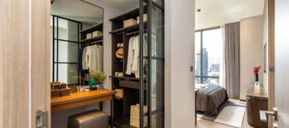 Apartamento com 1 quarto em condomínio em Muniq Langsuan Bangkok, Thailand N.º 28303 5