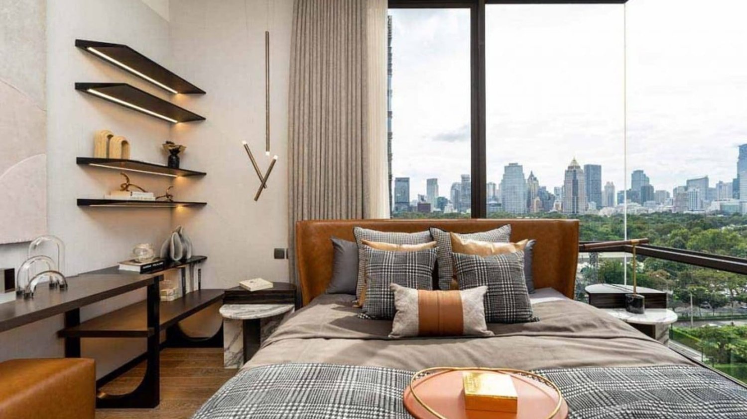 Apartamento com 1 quarto em condomínio em Muniq Langsuan Bangkok, Thailand N.º 28303