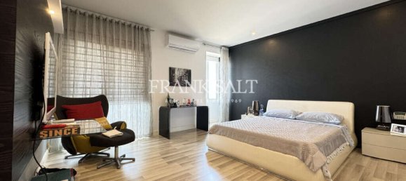 3 غرف نوم طابقين في Valletta, Malta رقم 408 3