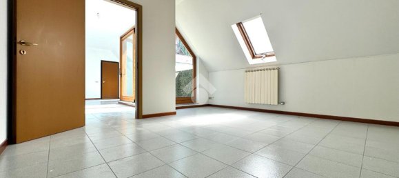 Apartamento de 3 habitaciónes en Rescaldina, Italy No. 8065 9