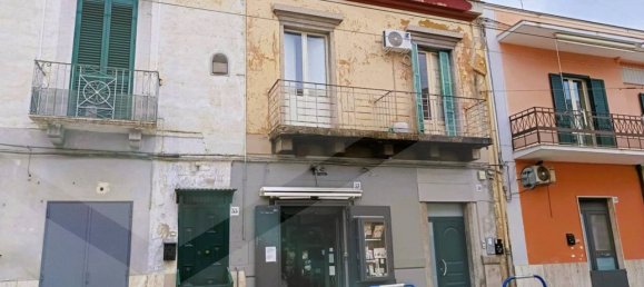 2 rooms Apartment in Bari, Italy No. 20190 2