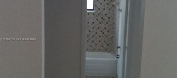 3 dormitorios propiedad comercial en alquiler en Miami, Miami-Dade, Florida, USA № 614429 11