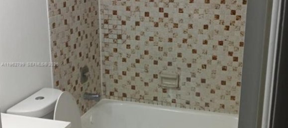 3 dormitorios propiedad comercial en alquiler en Miami, Miami-Dade, Florida, USA № 614429 10