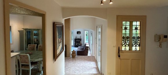 Villa de 4 dormitorios en Bourgoin-Jallieu, France No. 195385 3