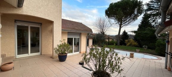 Villa de 4 dormitorios en Bourgoin-Jallieu, France No. 195385 5