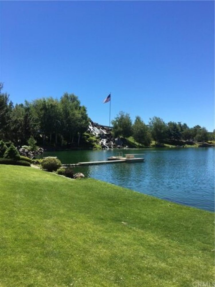 5 bedrooms House in Weed, USA No. 397801