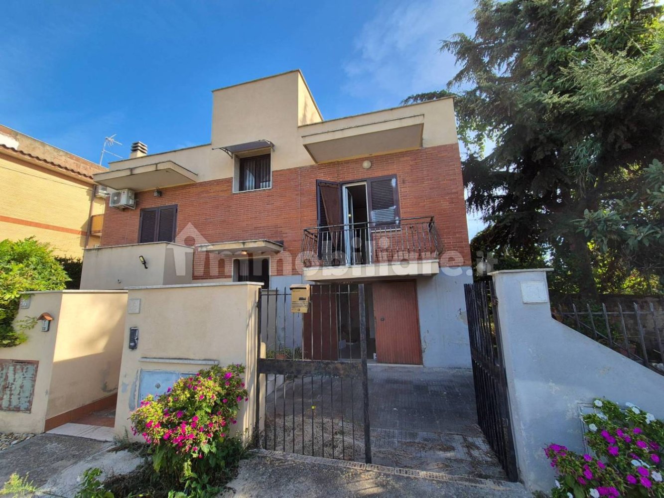 2 bedrooms Villa in Fiumicino, Italy No. 350211