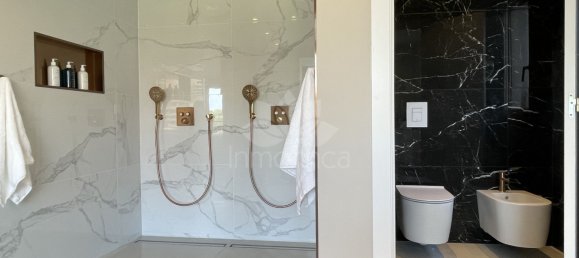 7 bedrooms Villa in Marbella, Spain No. 33843 2