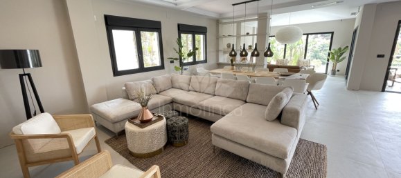 7 bedrooms Villa in Marbella, Spain No. 33843 8