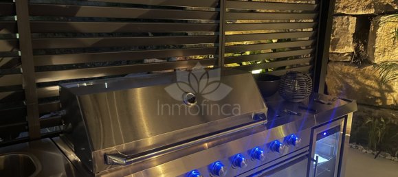 7 bedrooms Villa in Marbella, Spain No. 33843 4