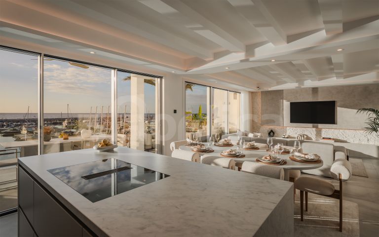 Ático de 4 dormitorios en Marbella, Spain No. 45934