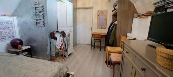 3 bedrooms House in Epone, France No. 318516 14